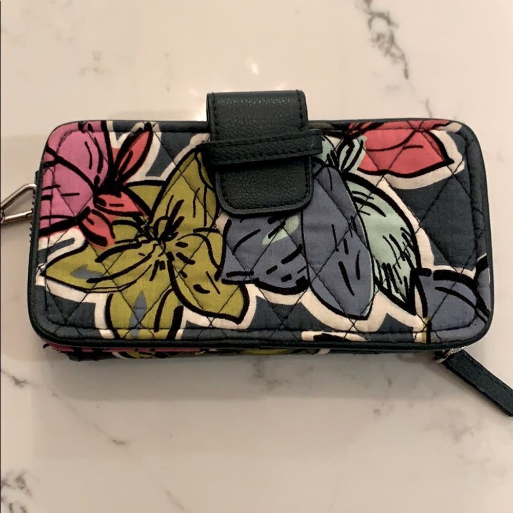 Vera Bradley Wristlet - Picture 1 of 4